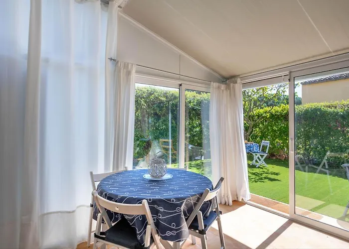 Bonita Casa Adosada Con Jardin Privado Y Piscina Comunitaria
